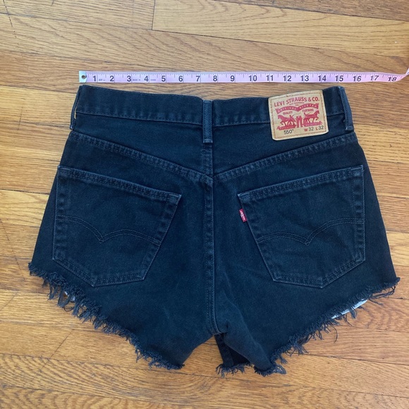 LEVI’S black denim cutoff shorts - Picture 9 of 10